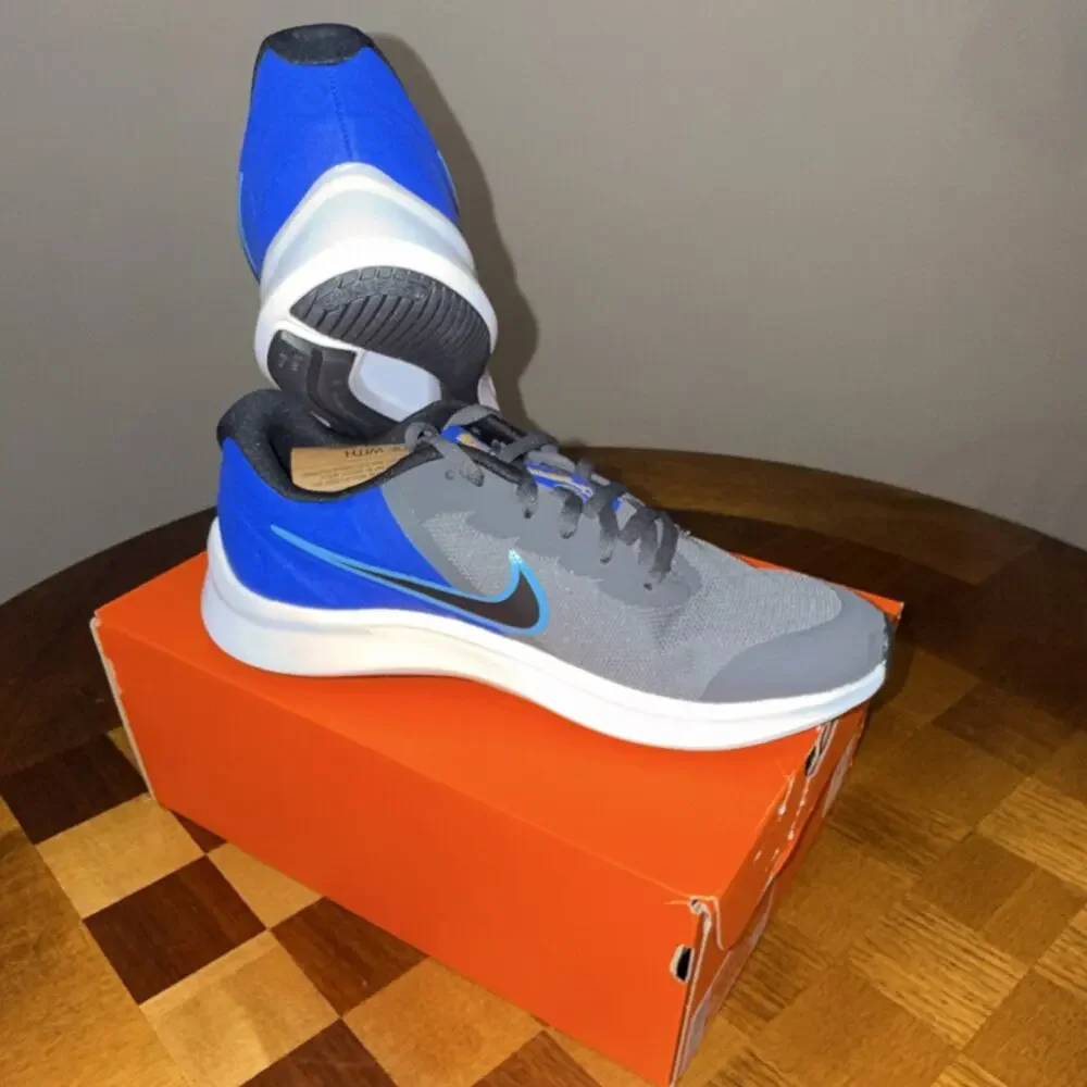 Nike Star Runner 3 GS Iron Grey Black Blue Lightning Athletic Sneaker 6Y